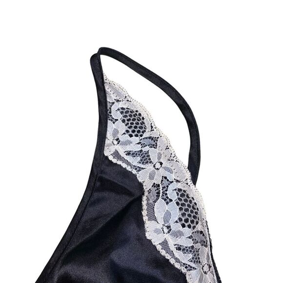 EUC Flora’s Follies Black Nightie with Lace - Picture 4 of 9